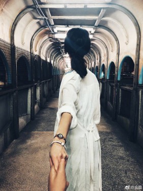 金晨鄧倫最新動態(tài)，聚焦二人世界，各方觀點熱議