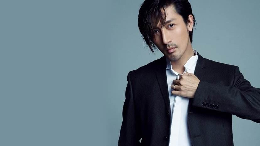 打造魅力男性風(fēng)格，明星大叔的男士時(shí)尚指南