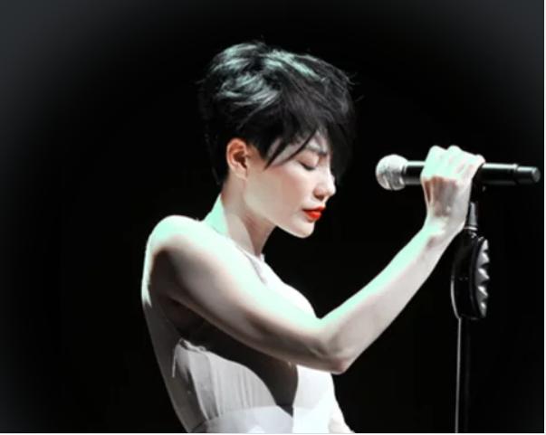 十月生日明星盛宴，星光熠熠的溫暖與趣味故事