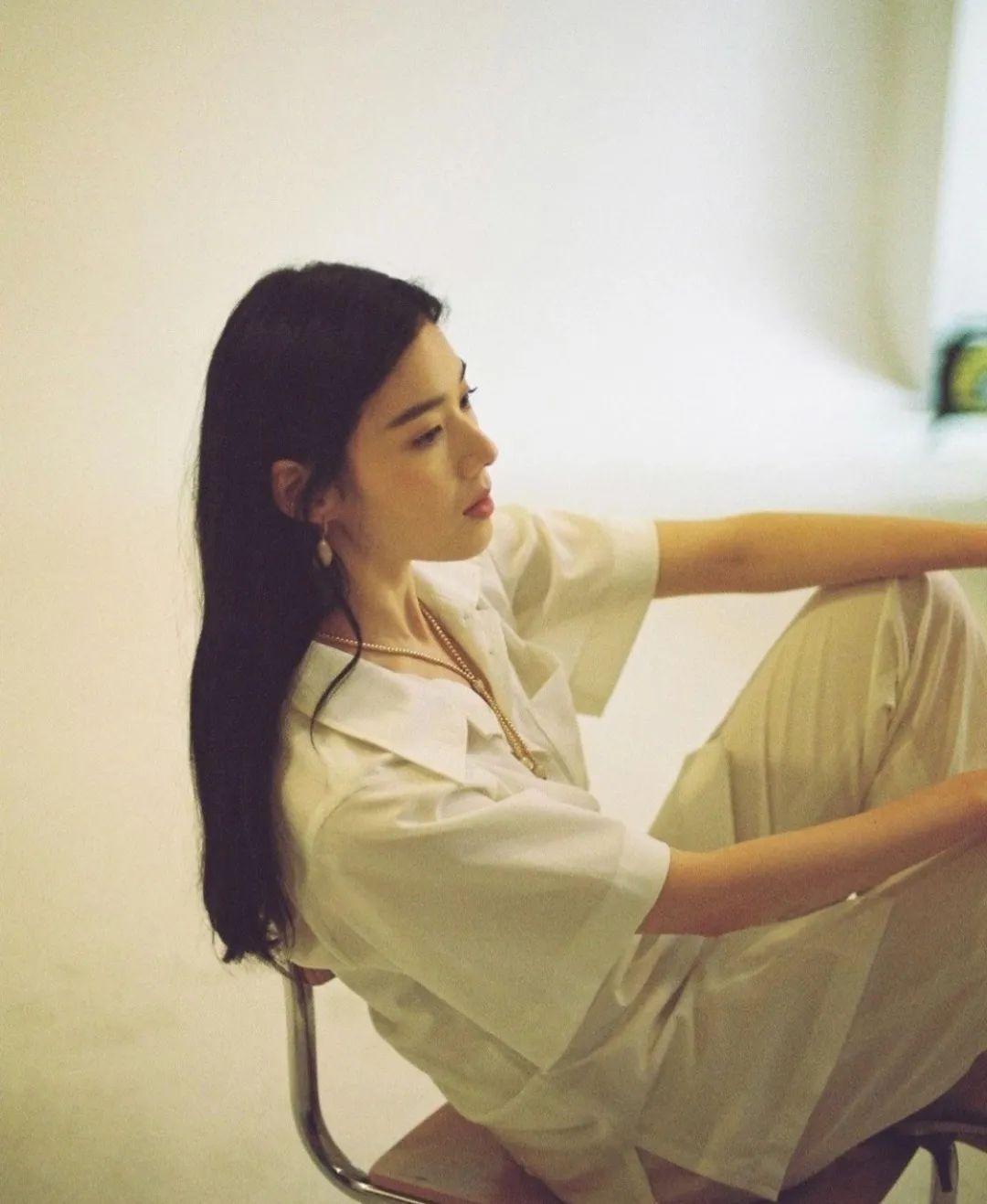 早期韓劇男演員與科技新風(fēng)尚的融合，領(lǐng)略未來生活體驗(yàn)，科技魅力盡顯風(fēng)采！