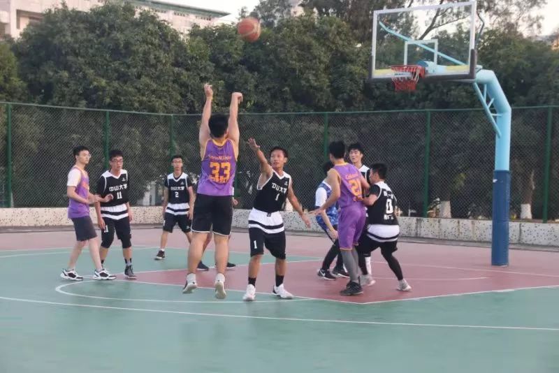 籃球比賽中場休息時(shí)間的價(jià)值與影響，一種深度解析的觀點(diǎn)