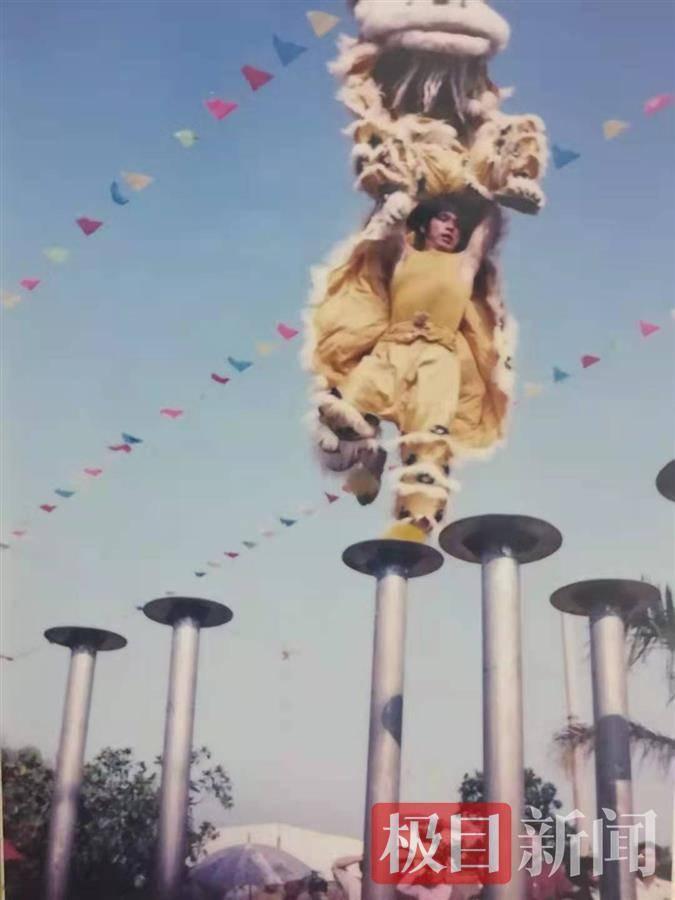 藤縣獅王比賽視頻，小巷深處的獨特魅力展現(xiàn)獅王風(fēng)采