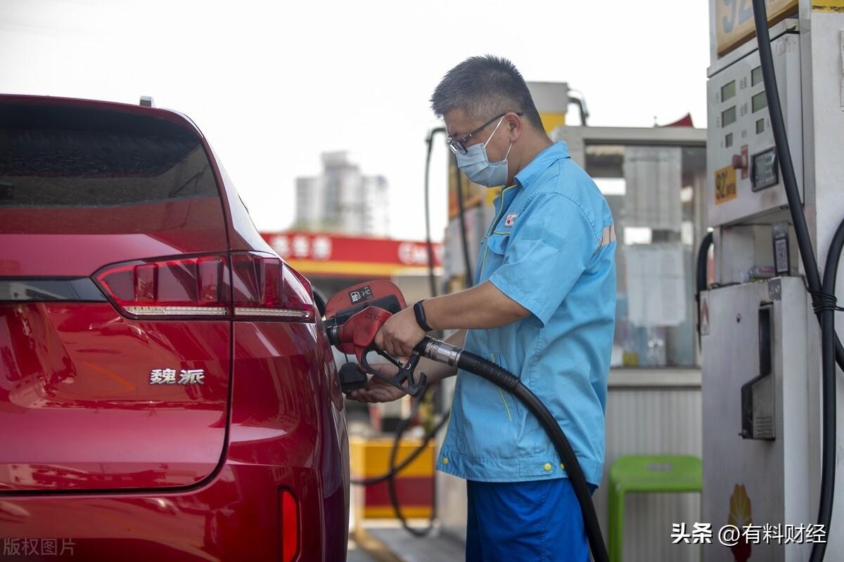 今日92號(hào)汽油最新動(dòng)態(tài)揭秘，加油站的精彩瞬間