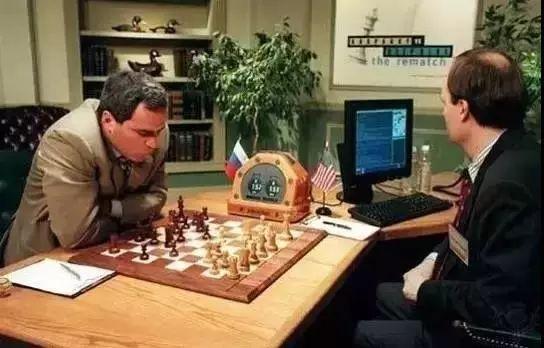 富士康漲薪動態(tài)，成長之旅中的學習與變革之路