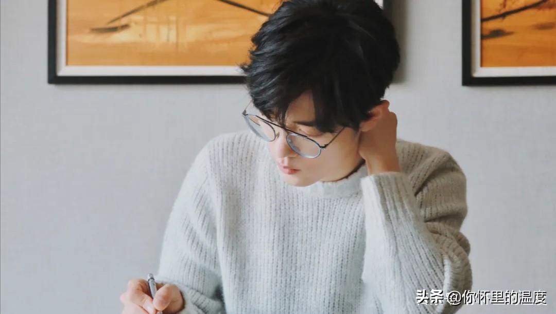 揭秘娛樂(lè)圈璀璨明星的魅力之源，演員人氣榜解析