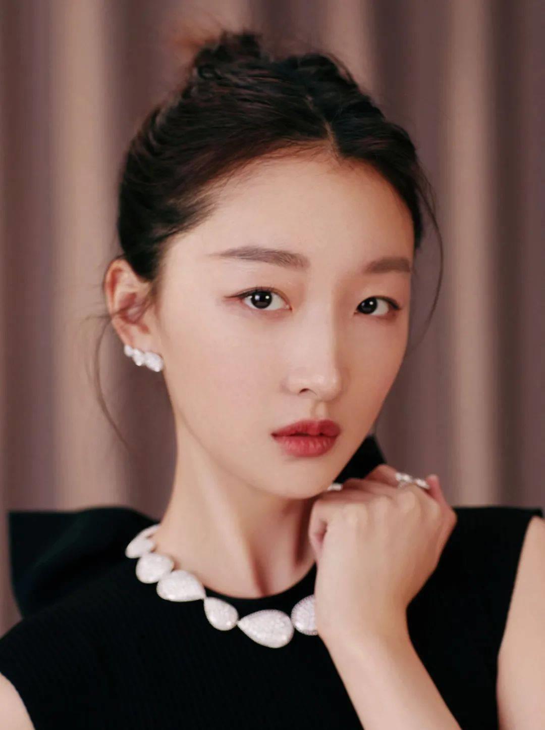 明星女助理,明星女助理，一場(chǎng)尋找內(nèi)心平靜的旅行之旅