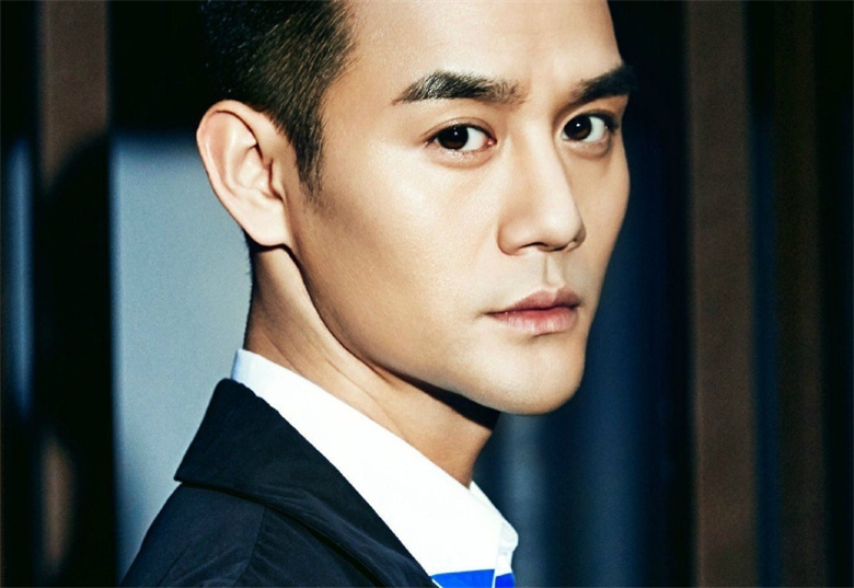 臉長明星男必備科技神器，智能體驗(yàn)引領(lǐng)未來生活新潮流