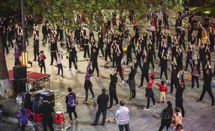 最新廣場舞精選100，舞動時尚，展現(xiàn)活力無限