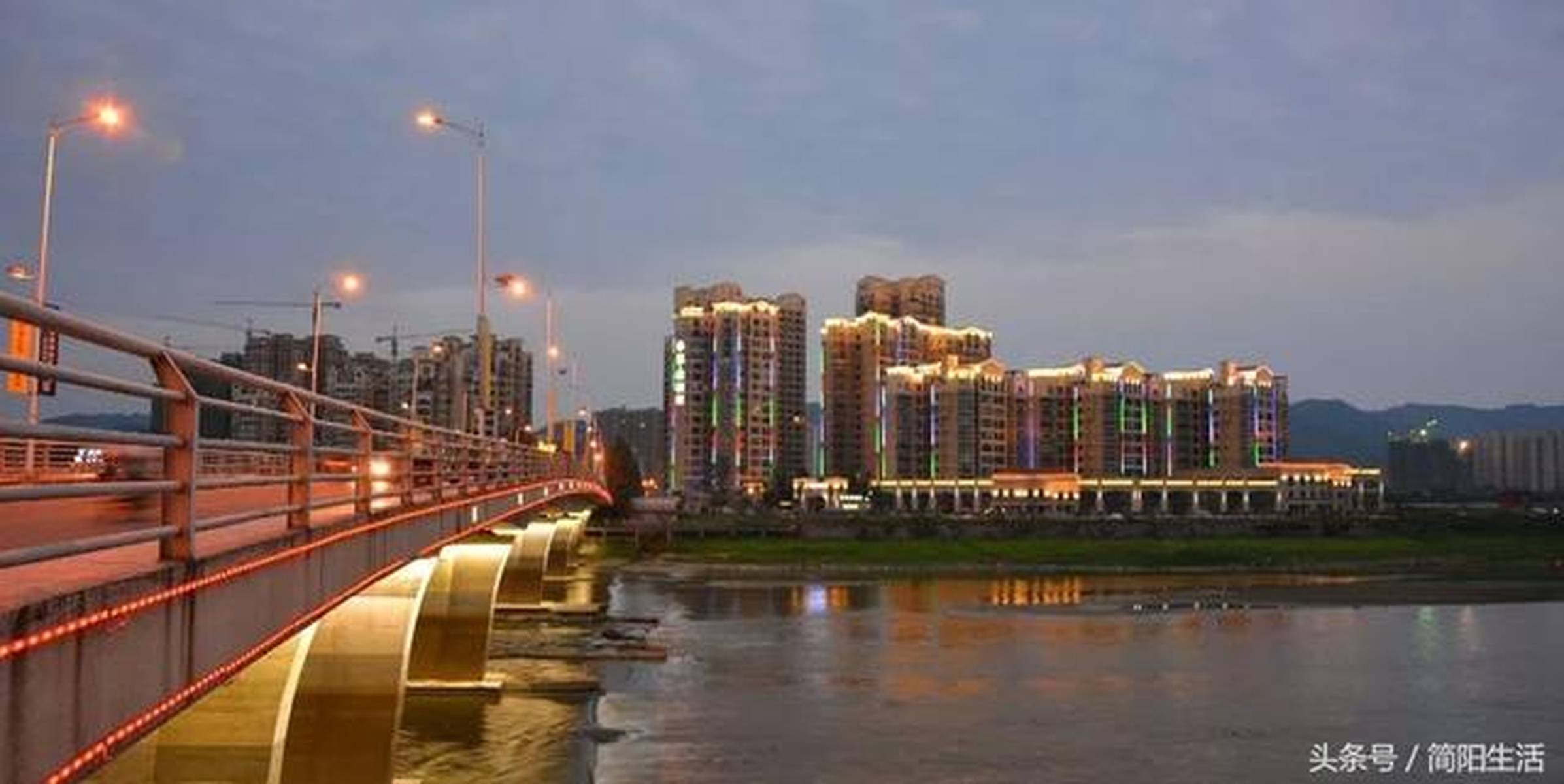 四川簡(jiǎn)陽(yáng)最新房產(chǎn)價(jià)格揭秘，小巷深處的意外發(fā)現(xiàn)