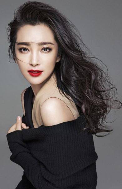 東北女明星探秘，星光熠熠的小巷特色小店之旅