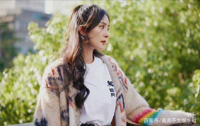 楊冪獨家訪談，揭秘科技新星，體驗前沿高科技產(chǎn)品的魅力之旅