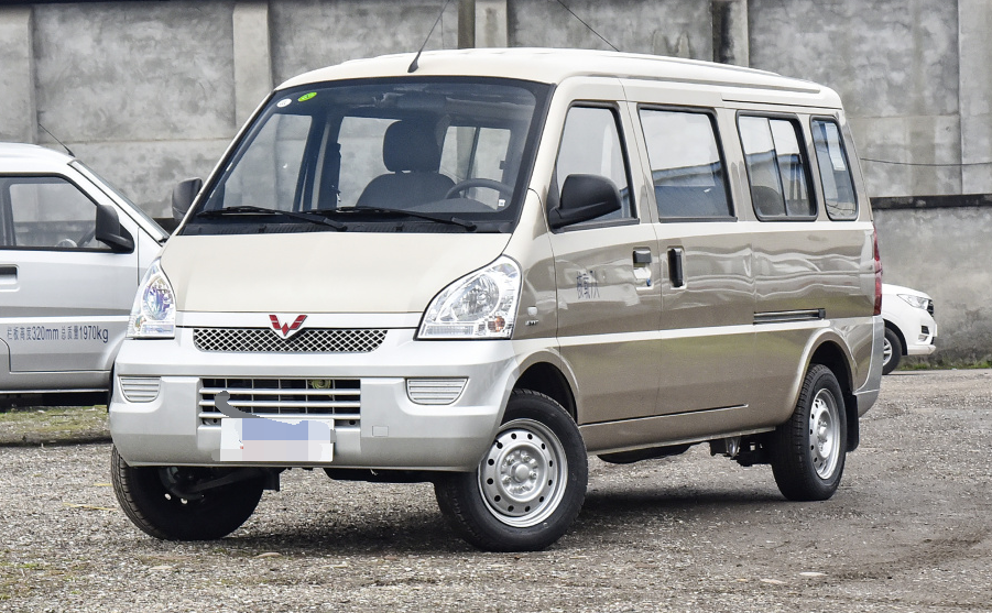 五菱榮光加長版新款，科技引領未來出行新風尚