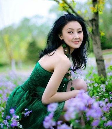 女明星燙發(fā)發(fā)型圖片,女明星燙發(fā)發(fā)型圖片，時尚風潮的演變與影響