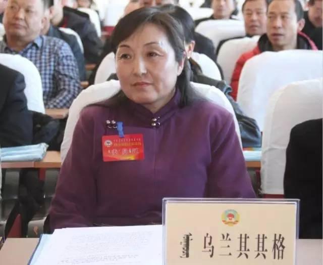 烏蘭其其格演員，探尋小巷中的隱秘瑰寶演藝之旅