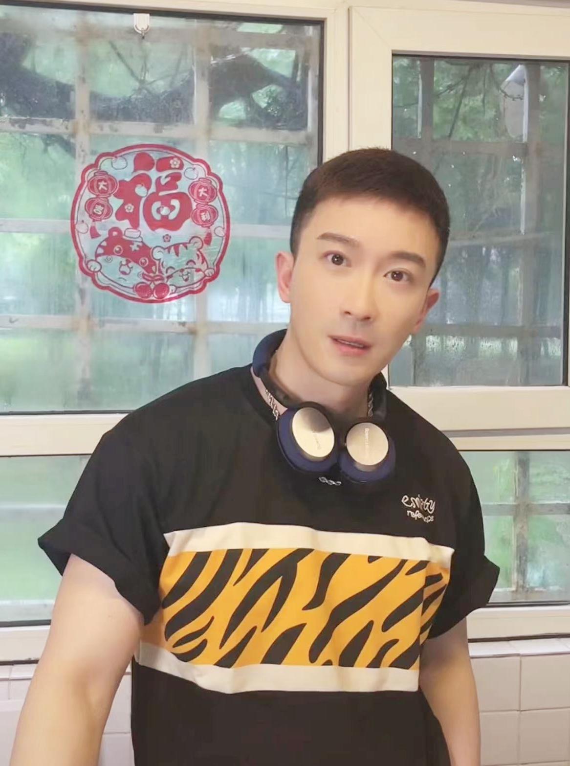 演員張鐸，炸裂演技，魅力四射的熒幕之星?