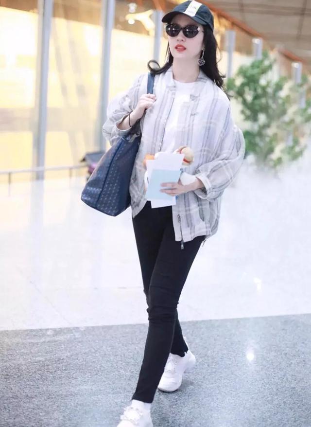 最新款沙發(fā)展示圖，設(shè)計、應(yīng)用及趨勢分析全解析