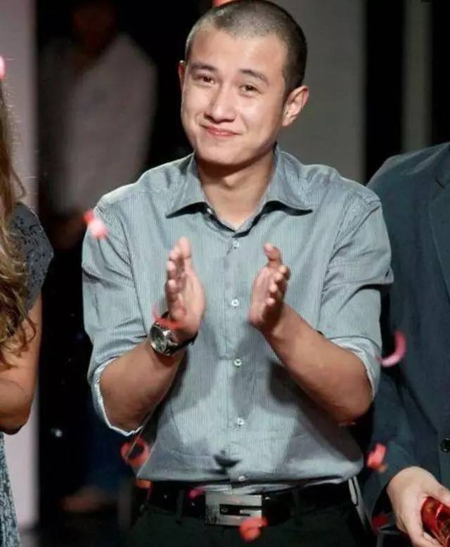 光頭男明星引領(lǐng)的高科技潮流，專(zhuān)屬產(chǎn)品體驗(yàn)未來(lái)生活