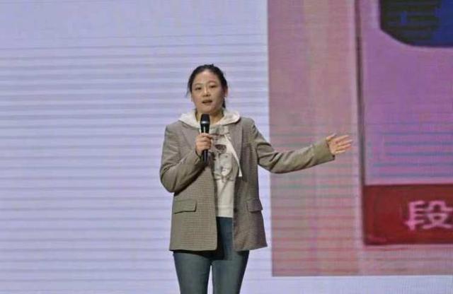 電視臺(tái)記者，捕捉生活瞬間，傳遞真實(shí)力量