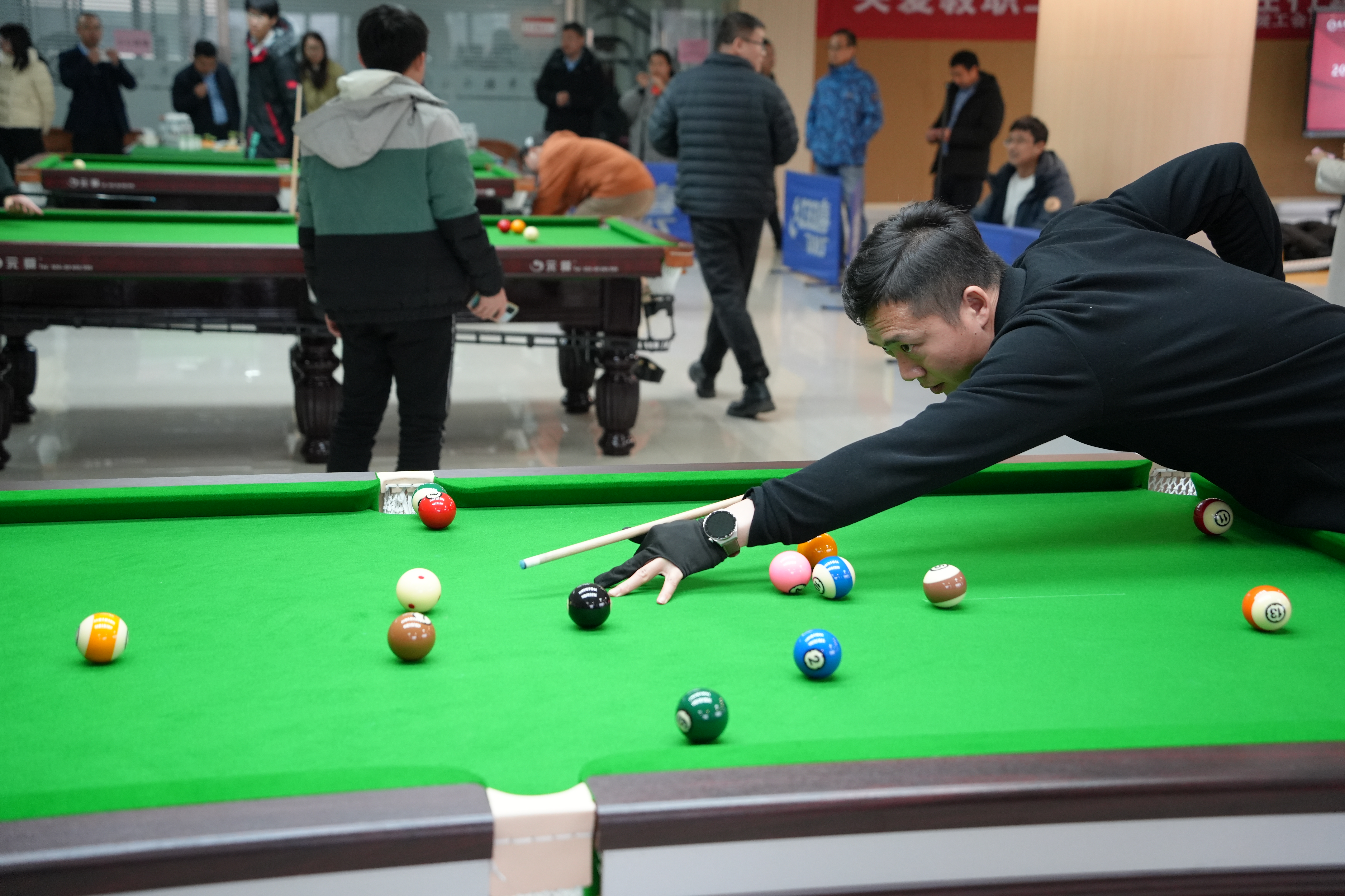 最新臺(tái)球比賽,最新臺(tái)球比賽，時(shí)代背景下的輝煌篇章