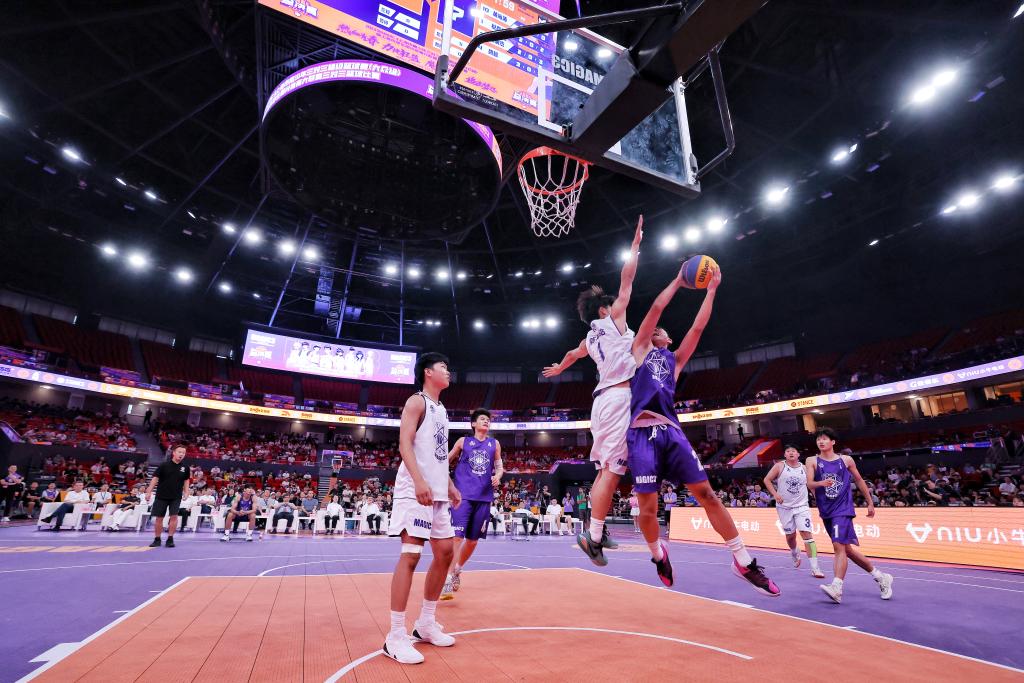 熱血沸騰！上海籃球比賽精彩瞬間不容錯(cuò)過！??