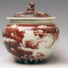 釉里紅瓷器價格揭秘，歷史背景、價值評估與時代地位