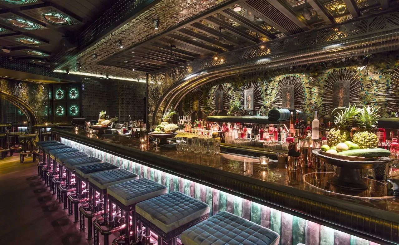 香港酒吧上市公司，輕松探索自然美景的旅程