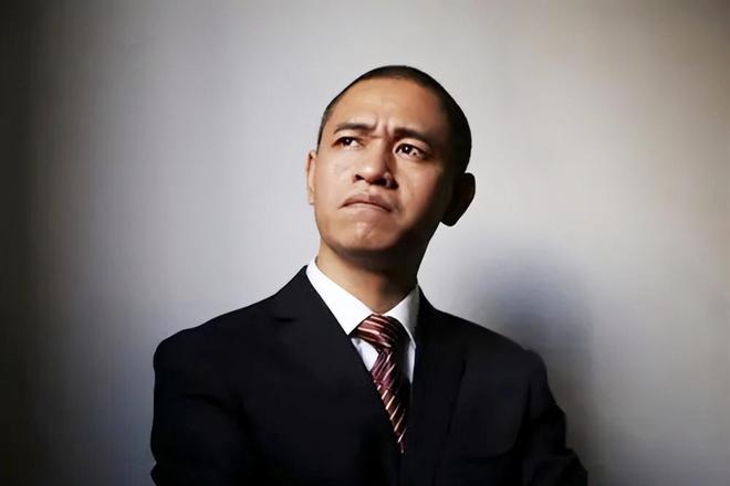 演員阿維的成長之路，自信鑄就輝煌，從變化中學(xué)習(xí)成功之道