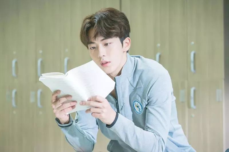 舉重妖精演員，賦予角色靈魂的非凡演繹之旅