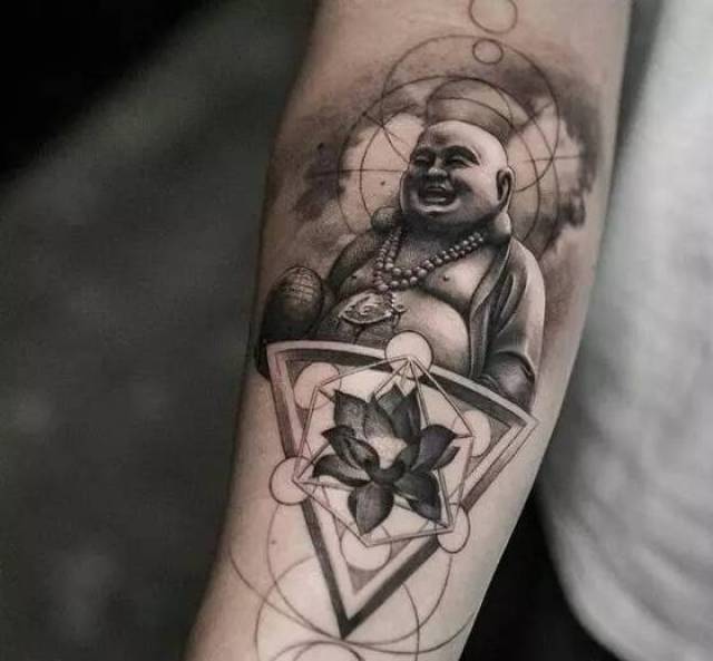 隱藏小巷特色小店揭秘，紋身價格表全解析