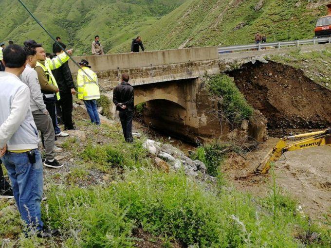 四川S302省道實(shí)時(shí)路況探秘，特色小店與小徑奇遇記