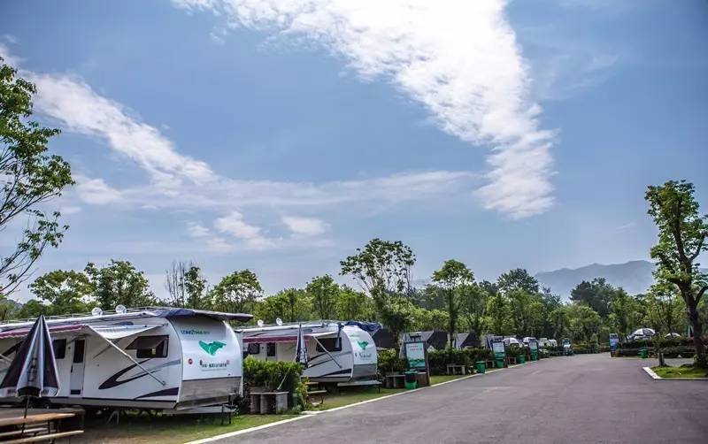 房車(chē)露營(yíng)基地價(jià)格概覽與行情分析