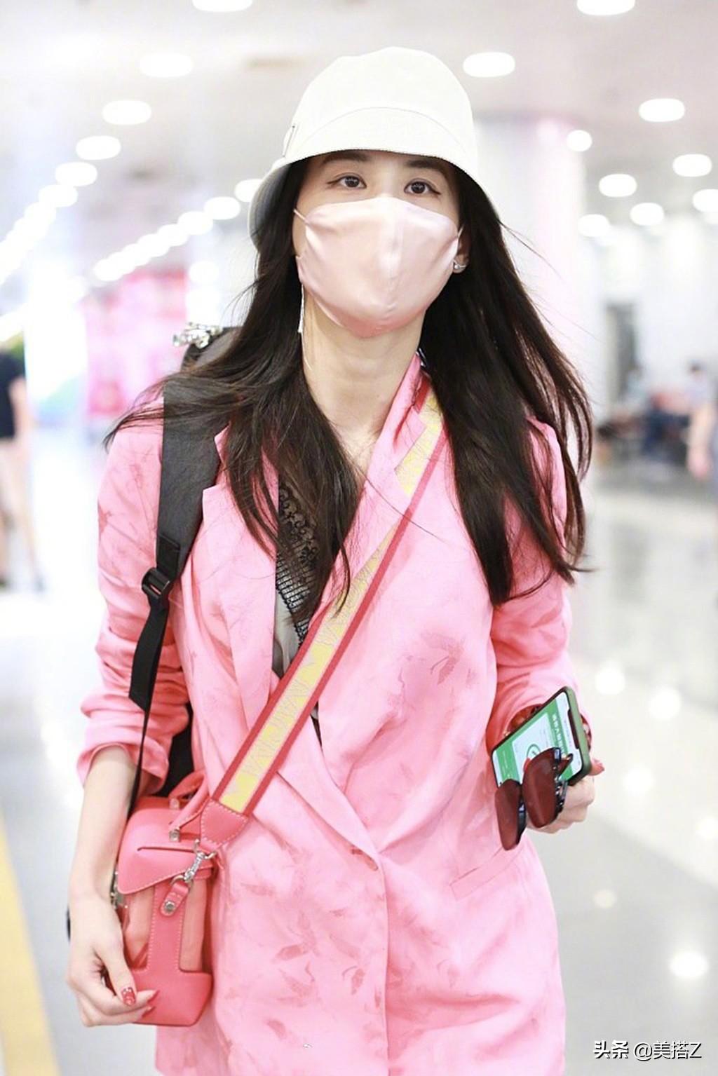 張雨綺機(jī)場(chǎng)街拍亮相，時(shí)尚魅力引爆小紅書！