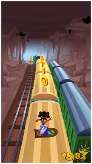 科技與激情的完美結(jié)合，最新版地鐵跑酷破解版體驗(yàn)分享