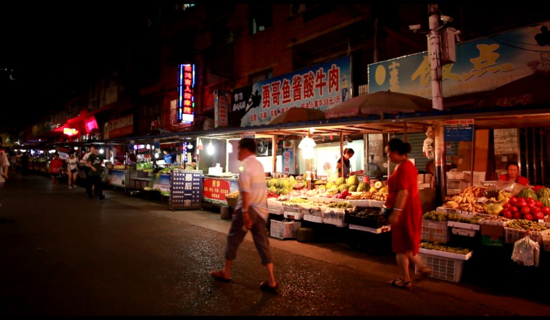 凱里小吃一條街，自然美景與味蕾盛宴的完美結(jié)合之旅