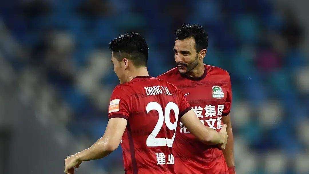 中超風(fēng)云再起，最新17輪積分榜排名與小巷奇遇的碰撞