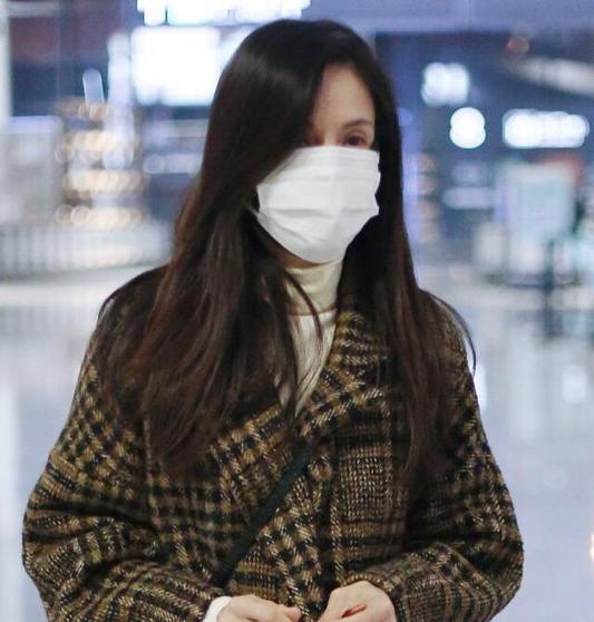 李若彤最新動態(tài)揭秘，小巷深處的獨特風(fēng)情小店探秘之旅