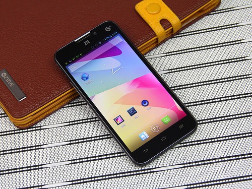 中興最新款手機，開啟智慧新時代的勵志故事