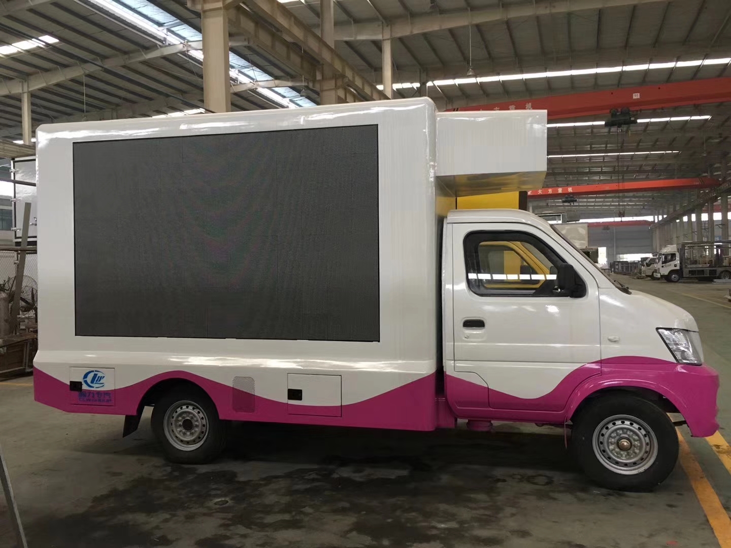 最新廣告車，駛向成功的自信成就之旅