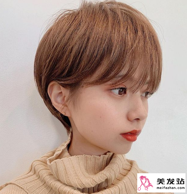 最新款短發(fā)發(fā)型女，小巷深處的時(shí)尚靈感與秘密圖片分享