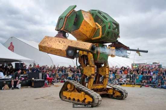 日本最新機(jī)器人，小巷中的探索之旅揭秘