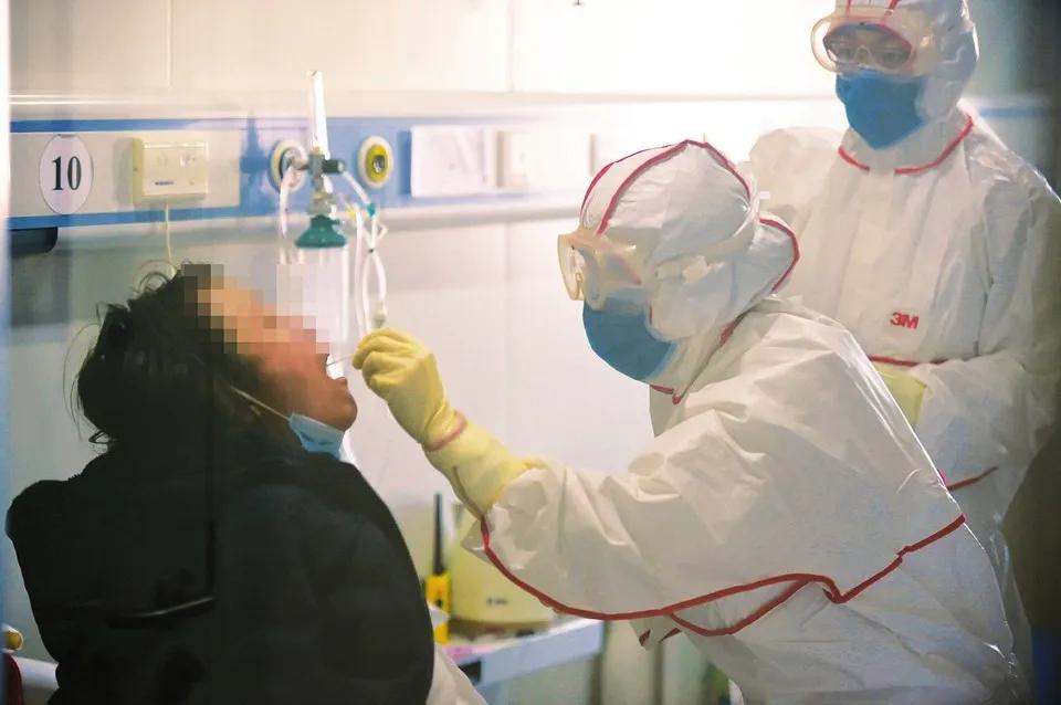 閆芳最新動(dòng)態(tài)，科技新星引領(lǐng)未來(lái)生活新潮流