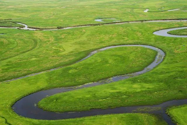 農(nóng)場小鎮(zhèn)最新中文版，小巷深處的綠色樂園