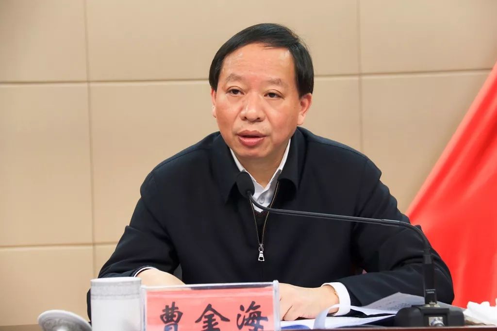 吳輝最新動(dòng)態(tài)，學(xué)習(xí)之光，自信與成就的力量展現(xiàn)風(fēng)采