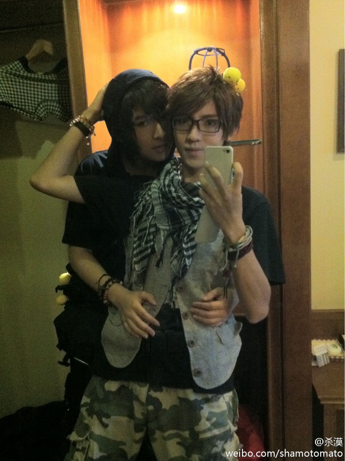 洛家俊與封蕭蕭最新科技產(chǎn)品介紹，智能生活的璀璨新星