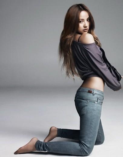 李孝利最新圖片寫真，音樂(lè)與時(shí)尚的跨界魅力展現(xiàn)獨(dú)特魅力風(fēng)采