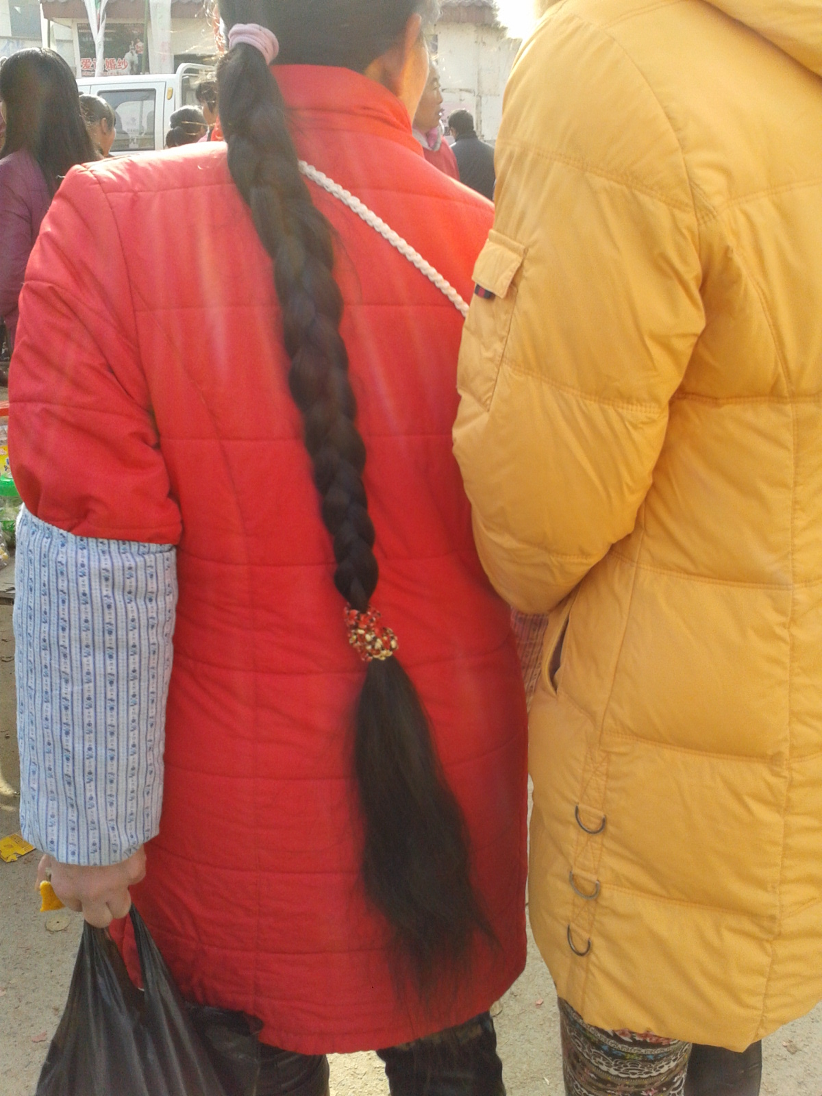 科技新品大長辮子照片，未來時尚與科技的完美融合展示