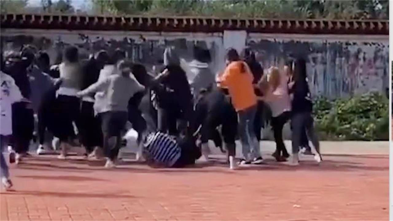 綏化貼吧熱議群架事件，學習改變命運，自信引領未來背后的力量