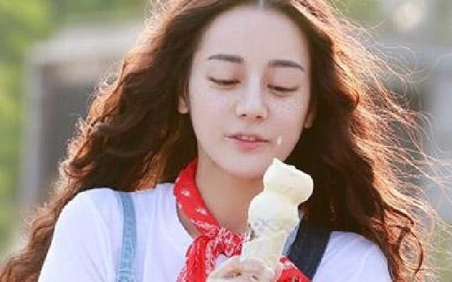 熱巴微博最新圖片，學(xué)習(xí)變化的力量，自信成就旅程的閃耀瞬間