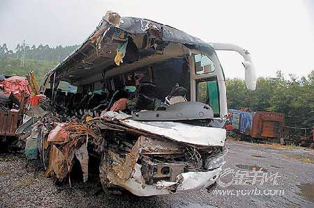 大客車(chē)車(chē)禍最新動(dòng)態(tài)，事故原因、救援進(jìn)展及預(yù)防措施全解析